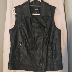 Simply Vera Vera Wang Black Sleeveless Faux Leather Full Zip Vest Size Large